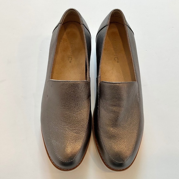 VIONIC Kensley Pewter Loafer Size 8 NWOT - Picture 2 of 7